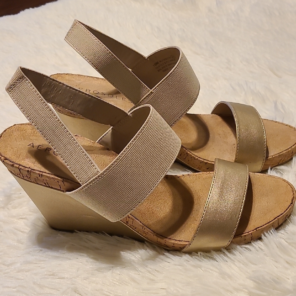AEROSOLES Women's Gold and Tan Wedge 4" Sandals -‎ Size 10M